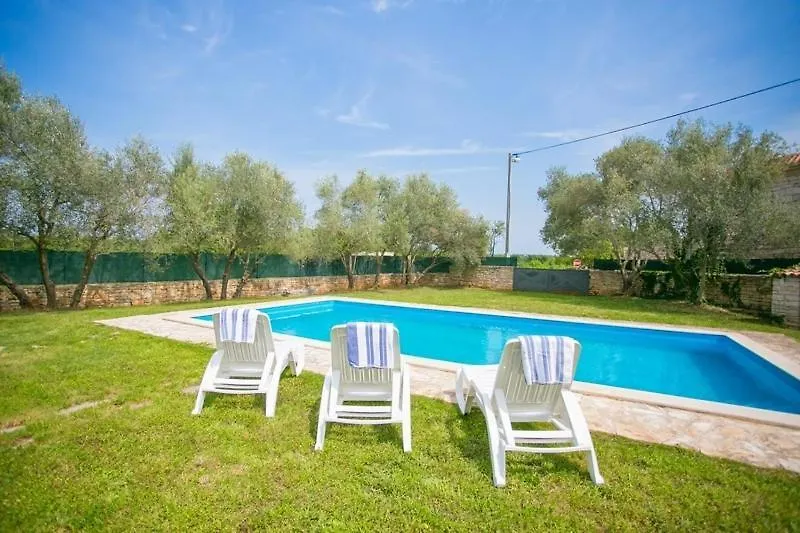 Abortolami With Pool And Garden Selina